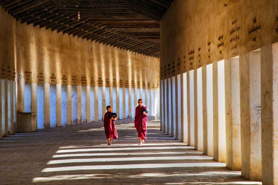 ဆြမ္းခံအျပန္